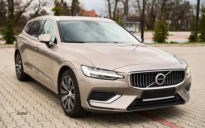 Volvo V60 cena 94900 przebieg: 165000, rok produkcji 2019 z Bydgoszcz małe 497